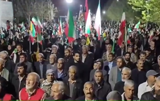 خرم‌آباد در شب چهل و دوم؛ فریاد شور و پایمردی مردم انقلابی که بار دیگر شعله عشق به وطن و انقلاب را فروزان کردند