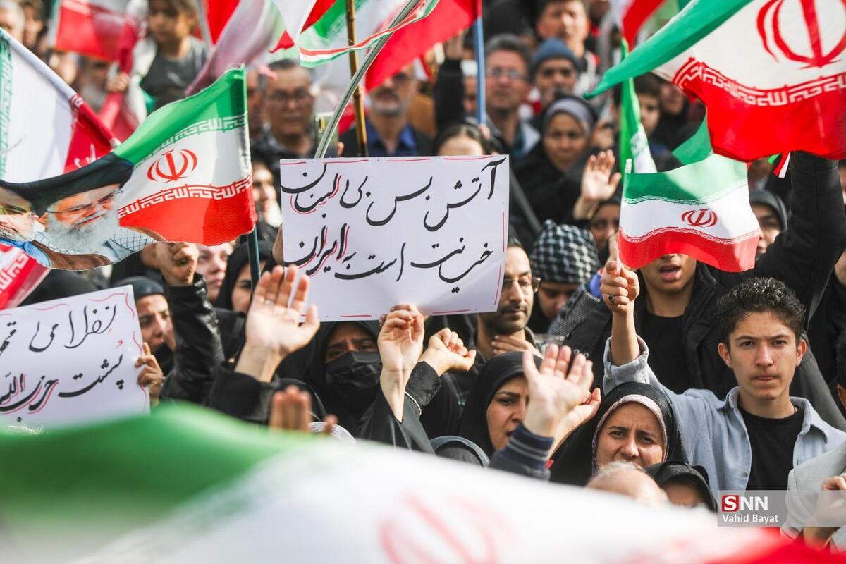 بیرجندی ها پای پرچم مقدس جمهوری اسلامی ایران سوگند یاد کردند + فیلم