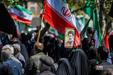 «بزن که خوب می‌زنی» حاج مهدی رسولی در کرمان / حضور پرشور کرمانی‌ها در حماسه چهل و دوم + فیلم