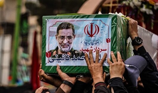 دختر شهید سردار نائینی: میدان را خالی نکنیم