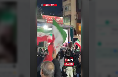 ایران در چهل و یکمین شب اجتماعات حماسی / طنین سرود ملی ایران و همخوانی مردم پایتخت در میدان تجریش + فیلم