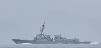 ناوشکن آمریکا تنها چند دقیقه با نابودی کامل فاصله داشت/ فرار ناوشکن پس از هشدار سپاه + فیلم