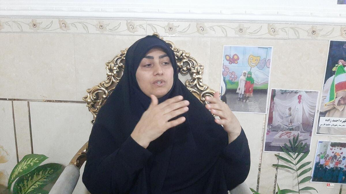 چشمانِ منتظرِ مادر؛ در حسرتِ خداحافظیِ دخترکی که شهید شد+فیلم