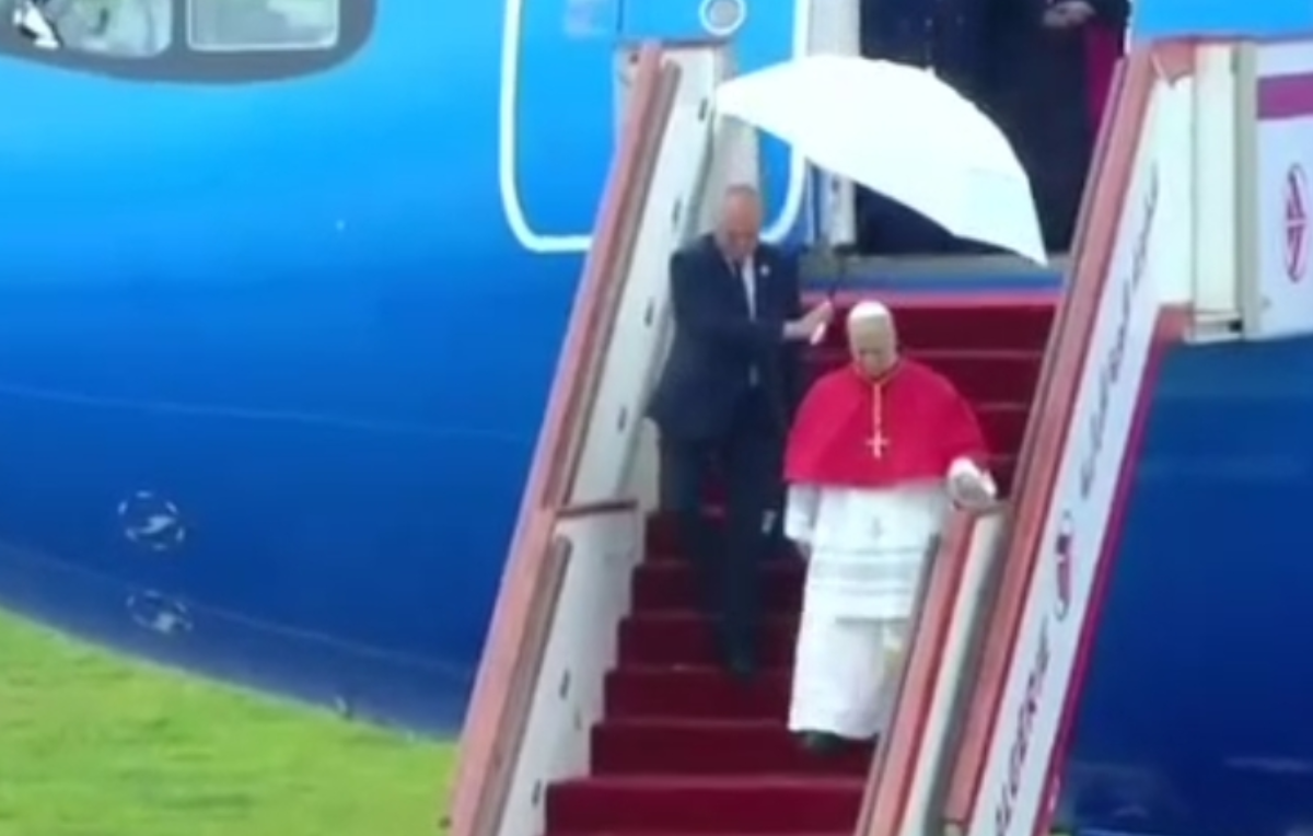 پاپ لئو وارد الجزایر شد