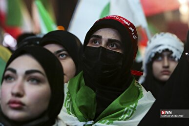 حضور مردم در خیابان، تکمیل‌کننده و پشتیبان اصلی ولی فقیه و نبرد نظامی است + فیلم