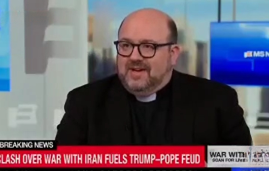 سابقه نداشته رئیس‌جمهوری وارد درگیری با کلیسا و پاپ شود!