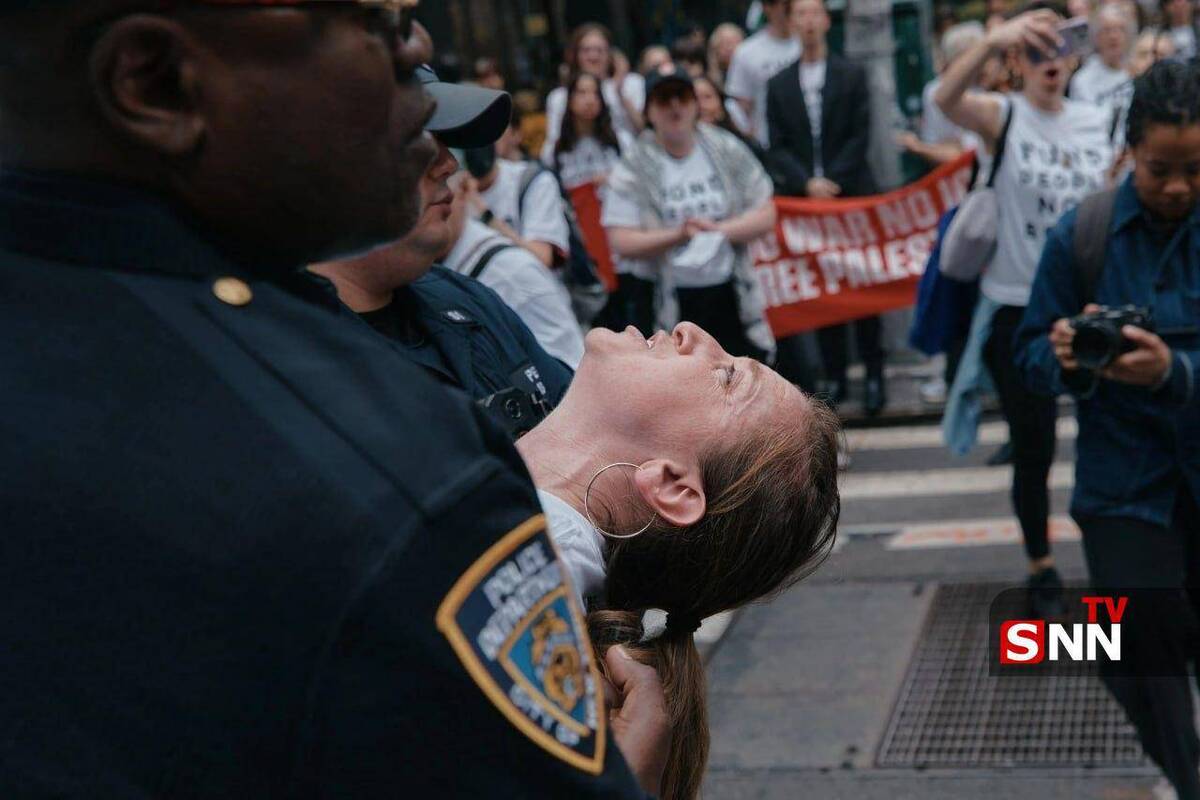 بازداشت ۹۰ معترض ضد جنگ در نیویورک و سکوت دو عضو کنگره آمریکا