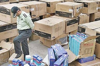 کشف انبار احتکار تجهیزات پزشکی در قم