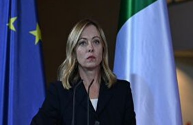 ملونی: رفتار ترامپ درمورد پاپ غیرقابل قبول است + فیلم