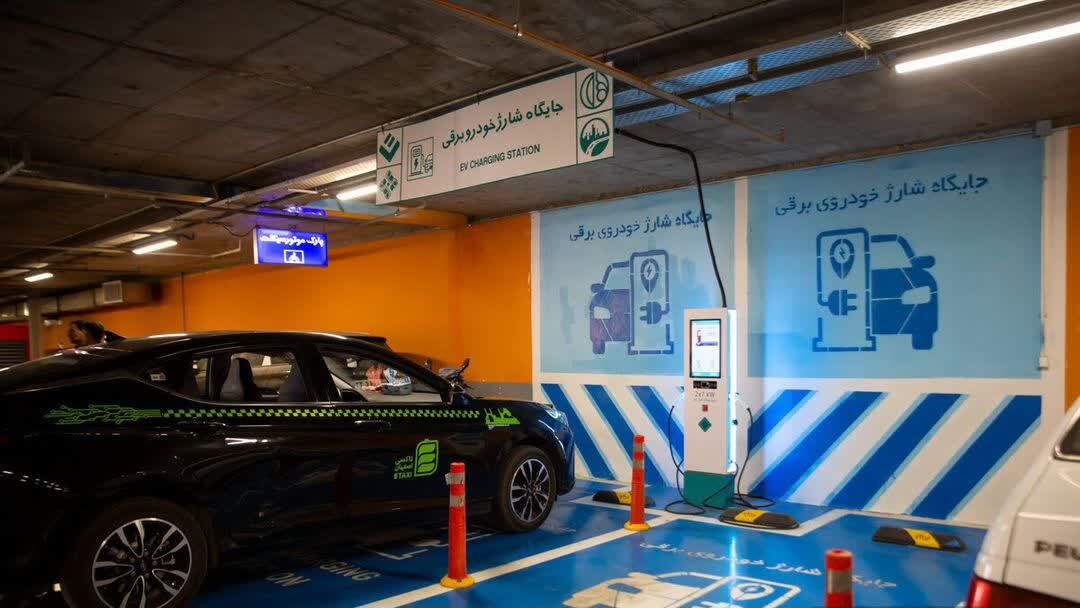 بهرهبرداری از ۱۲۰ ظرفیت جدید شارژ خودرو و موتورسیکلت برقی در اصفهان