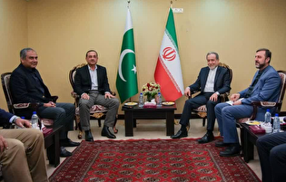 دیدار فرمانده ارتش پاکستان با سید عباس عراقچی وزیر امور خارجه کشورمان