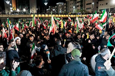خروش مردم محله‌ی طلاب مشهد با شعار «حیدر حیدر » در شب چهل و ششم حماسه‌ی خیابان + فیلم