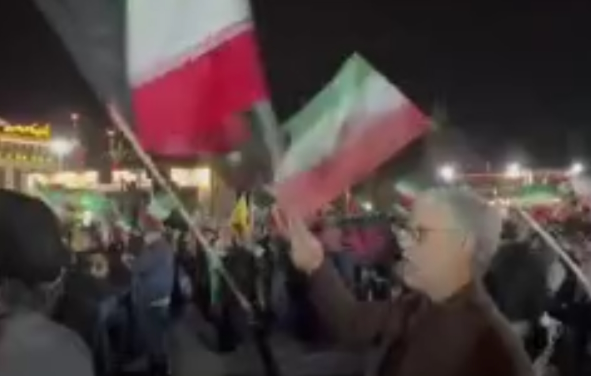 حضور حسین سیمایی صرّاف وزیر علوم، تحقیقات و فناوری در تجمع مردم میدان تجریش تهران