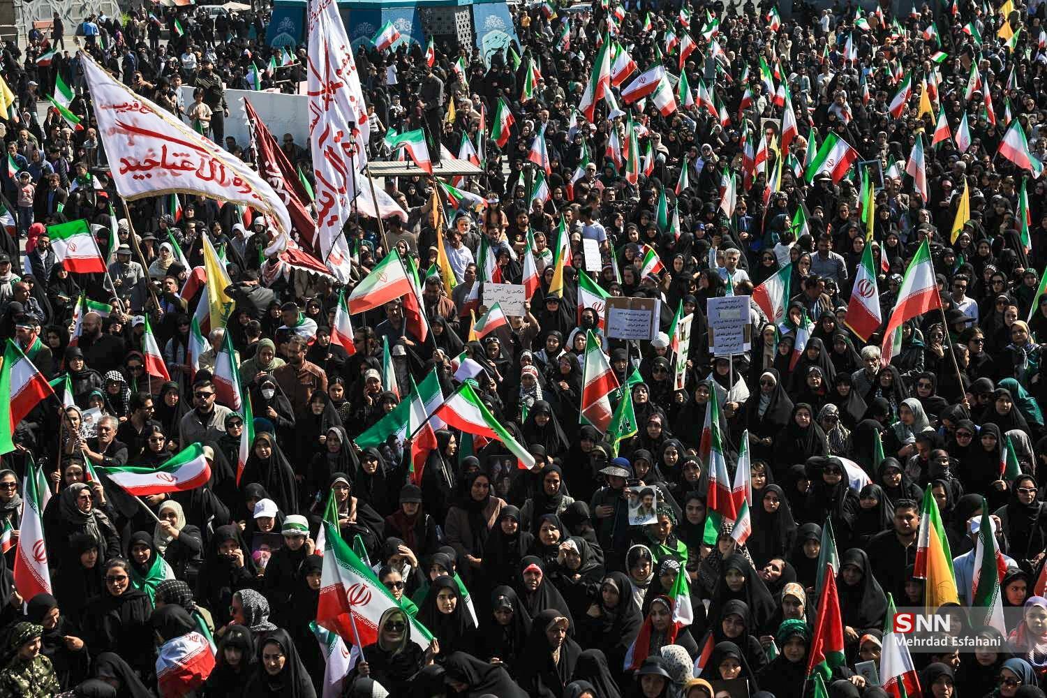 اجتماع دانشجویی دختران ایران همزمان با میلاد حضرت معصومه(س)