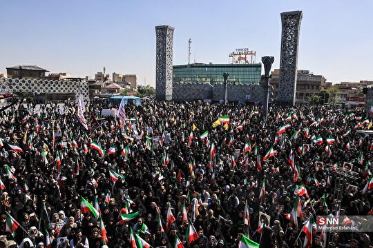 اجتماع بزرگ «دخترانِ جان‌فدای ایران» در تهران (۱)