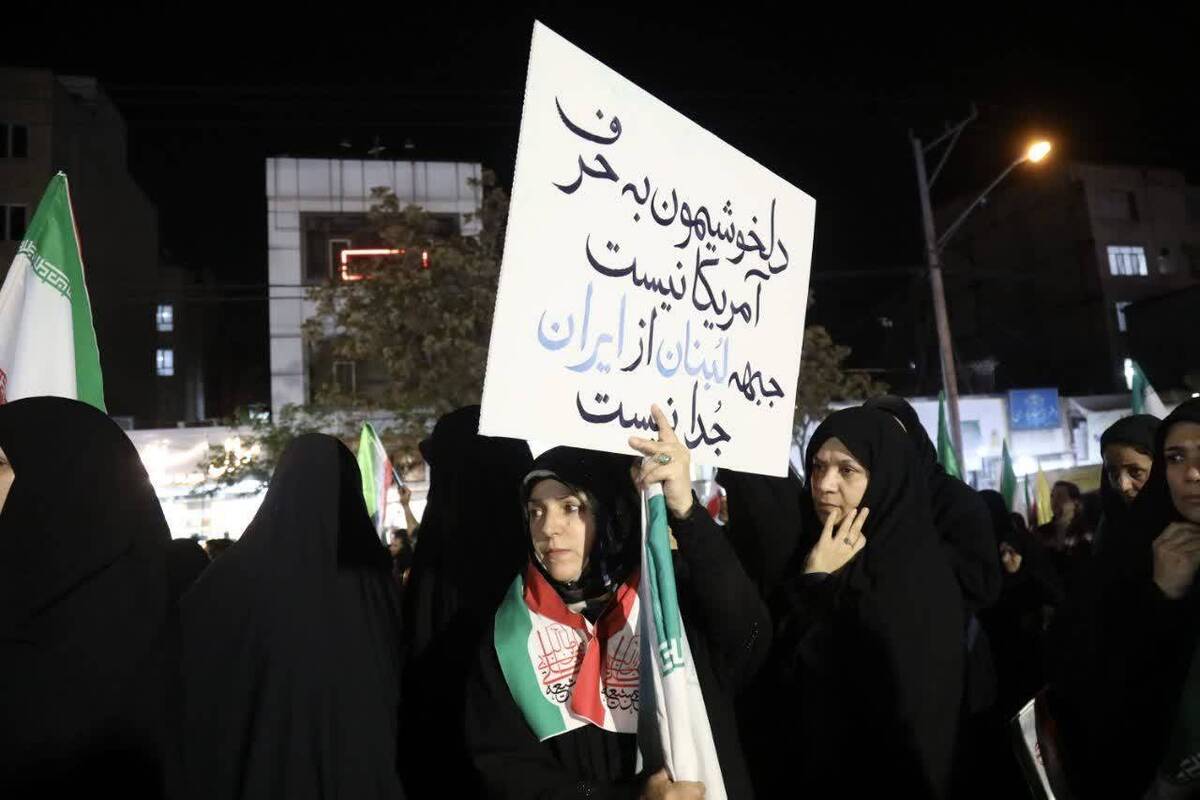 خیابان نماد پایمردی | سنگربانی مردم مشهد در خیابان وارد شب چهل‌وهفتم شد + فیلم