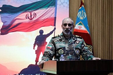 فرمانده نیروی زمینی ارتش: دست به ماشه آماده دفاع از کشورمان هستیم /  تا پای جان برای ایران ایستاده‌ایم + فیلم