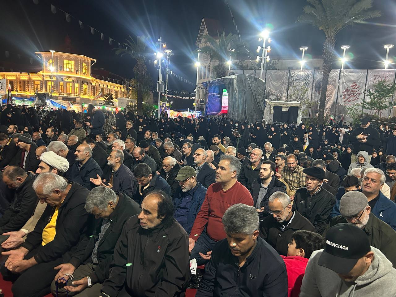 طنین نماز استغاثه در رشت/چهل و&zwnj;هشتمین شب قرار شبانه با آرزوی نصرت رزمندگان اسلام+فیلم