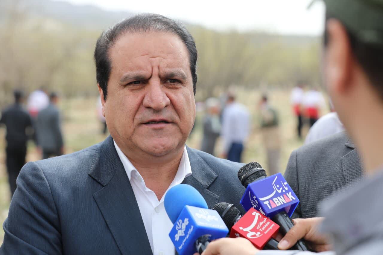 کاشت درخت نماد استقامت و امیدآفرینی