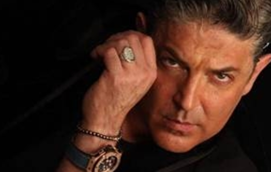 آمریکا در میناب ۱۷۰ بچه را کشته و سلبریتی‌های خارج‌نشین و داخلی این را نمی‌بینند و خودشان را به نفهمی زده‌اند