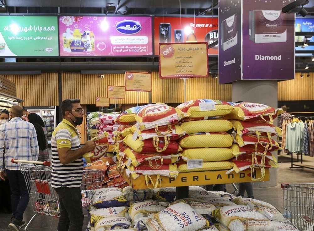 استاندار گیلان: هیچ کمبودی در خصوص تامین کالاهای اساسی وجود ندارد