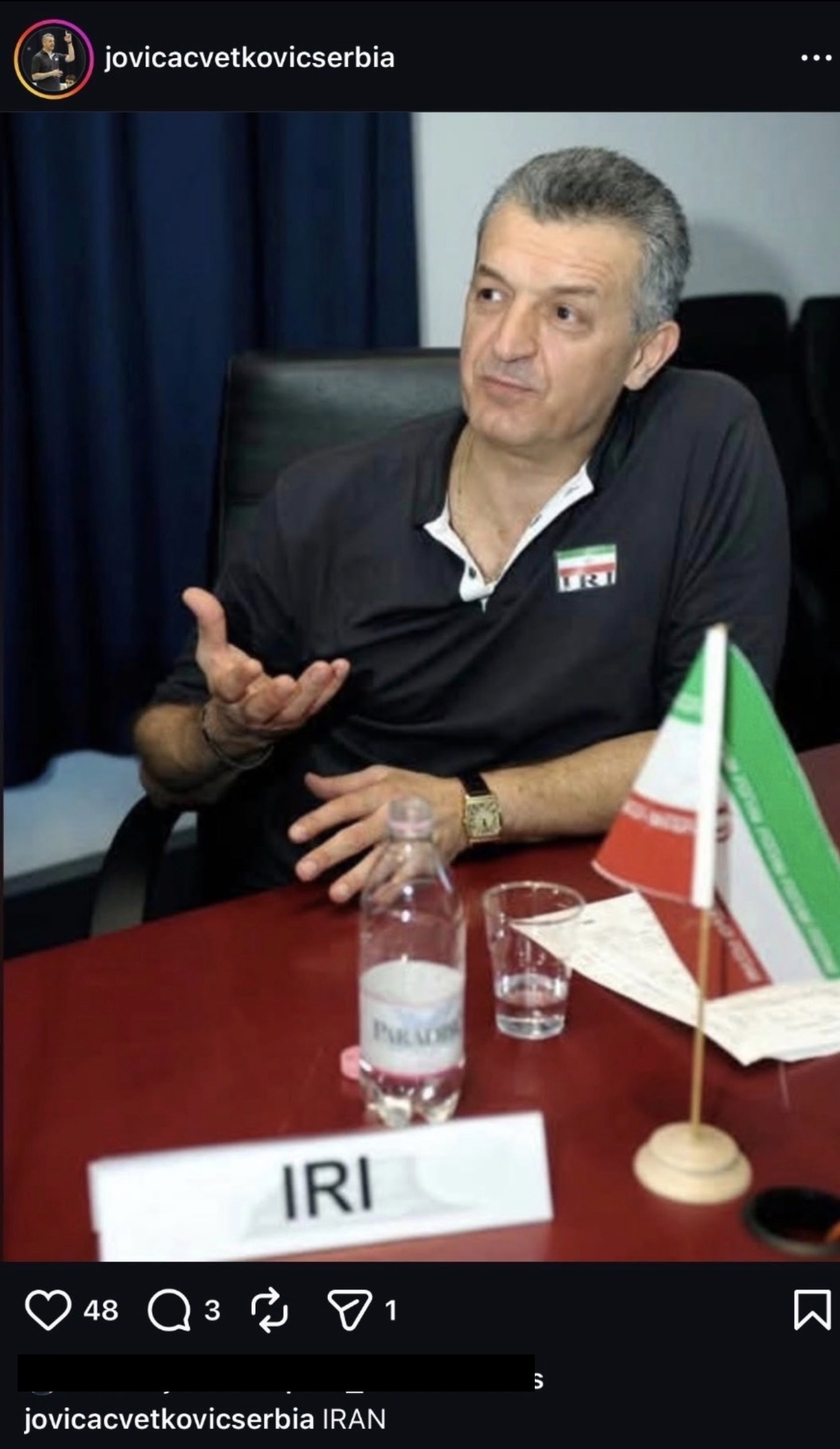 حمایت از ایران به سبک سرمربی سابق تیم ملی والیبال+ عکس