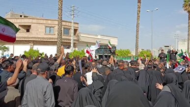 تشییع باشکوه و حماسی پیکر مطهر شهید پاسدار سید محمد رحمانیان (حمزوی) بر دست‌های مردم ولایت‌مدار جهرم + فیلم