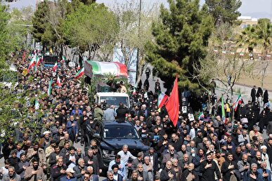تشییع باشکوه پیکر مطهر شهدای حمله جنایتکارانه آمریکایی- صهیونیستی به شهرستان سمنان+ تصاویر