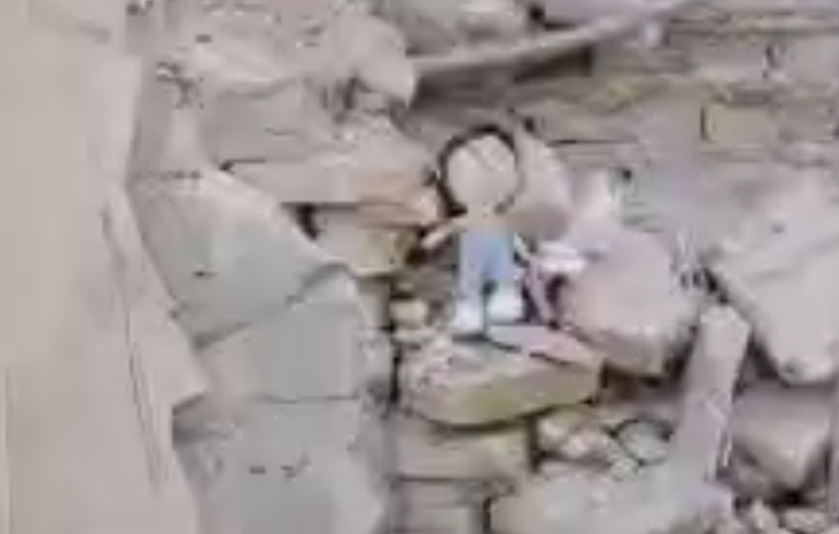 نبرد رمضان | روایت بازدید معاون دبیرکل صلیب سرخ جهانی از مناطق غیرنظامی آسیب‌دیده در جنگ رمضان