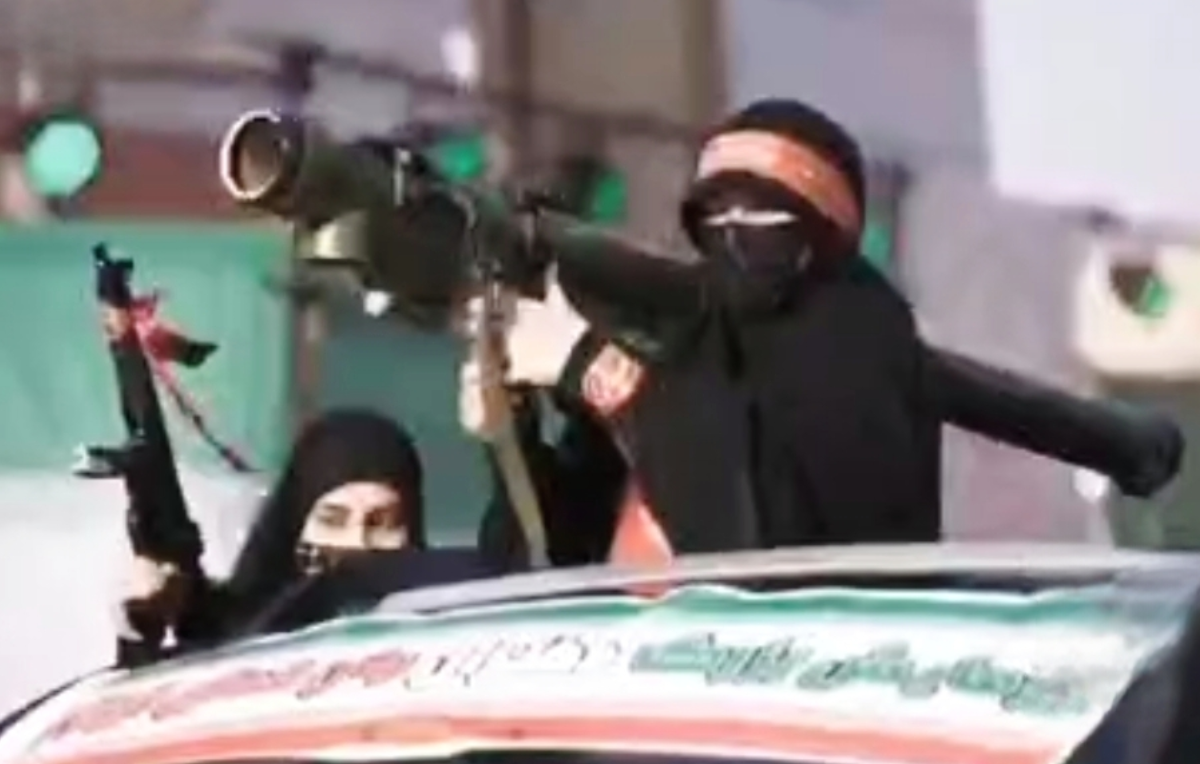 لحظاتی غرورآفرین از رزمایش دختران جانفدای ایران