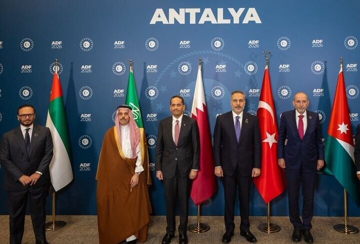 انتشار یک عکس بحث&zwnj;برانگیز از وزیر خارجه عربستان در ترکیه+ تصویر