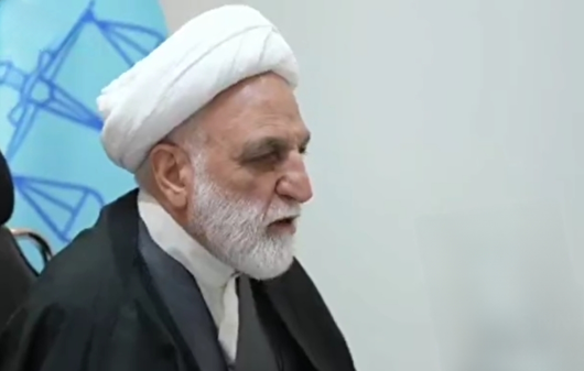 جمهوری اسلامی ذره‌ای از حقوق ملت کوتاه نیامده و نخواهد آمد