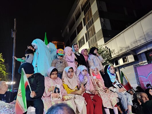 از اشک‌های میناب تا لبخند فرشته‌ها؛ خیابان کشوردوست گلستان شد + فیلم و عکس