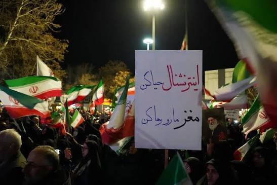 ببینید رقم خوردن موج پنجاه و یکم را در شهرکرد+ فیلم