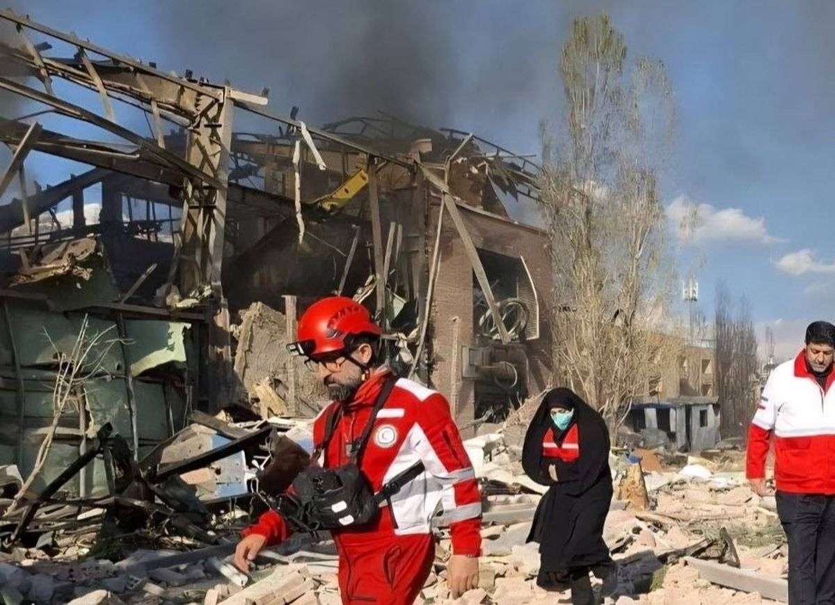 حمله به علم؛ نقض قاعده تفکیک در جنگ و عبور از مرزهای کنوانسیون ژنو