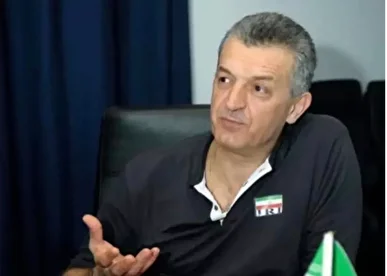 حمایت از ایران به سبک سرمربی سابق تیم ملی والیبال+ عکس