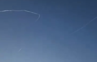 ویدئویی از کلاهک یک موشک ایرانی که از میان ۲ موشک پدافندی عبور و در نهایت به هدف خود در سرزمین‌های اشغالی برخورد کرد