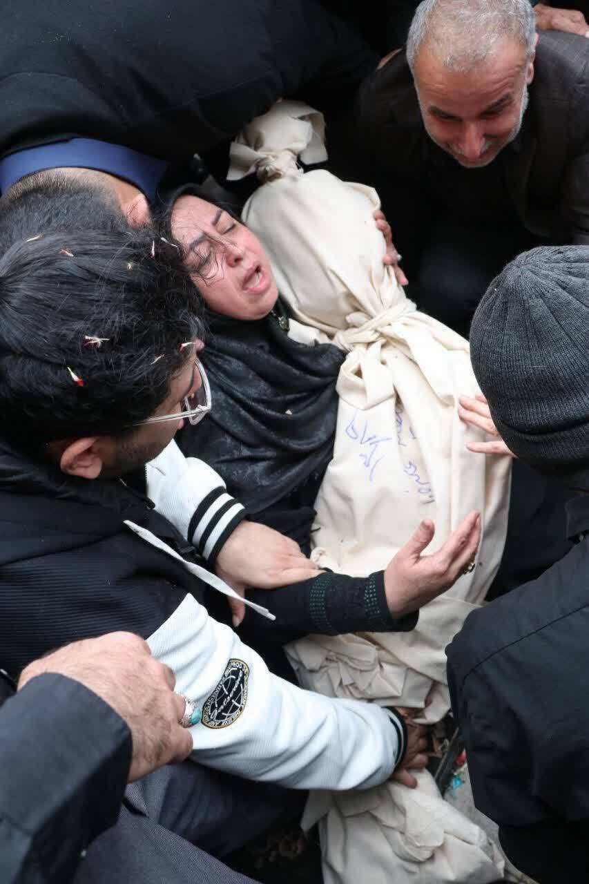 مراسم تشییع و تدفین شهید علیرضا رفعیان در پیربازار برگزار شد+تصاویر