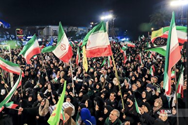 گزارش SNNTV از اجتماع مردمی به عشق وطن در میدان بسیج مشهد مقدس + فیلم