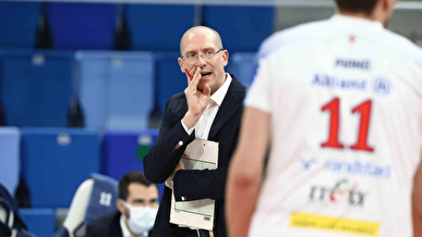 سرمربی والیبال ایران در آستانه فتح یک جام بزرگ اروپایی