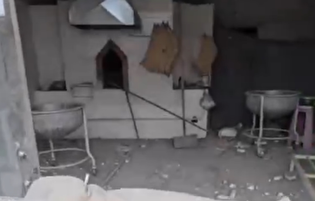 مردم در صف نانوایی بودند که دشمن حمله کرد