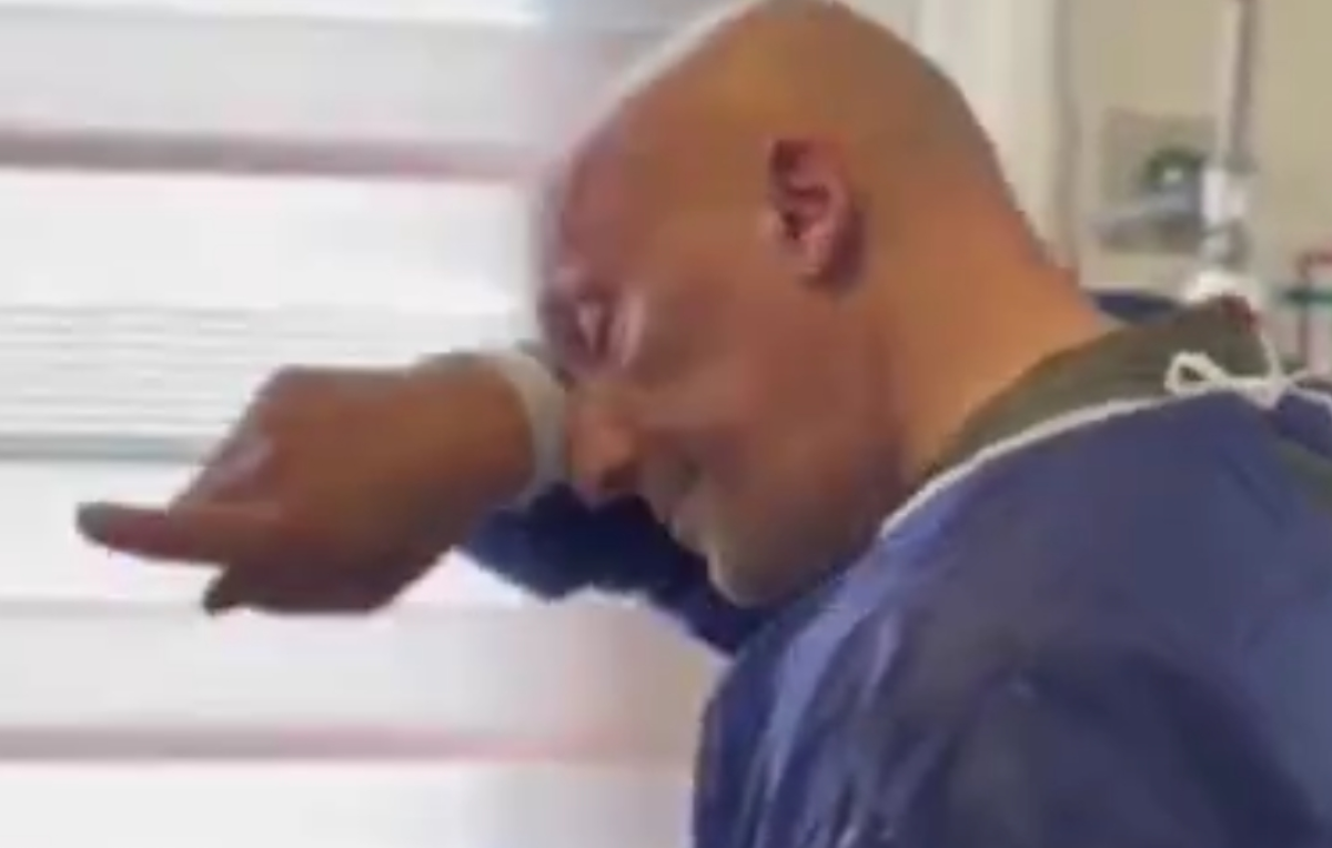 گریه خبرنگاران خارجی از دیدن وضعیت کودک ۲ ساله&zwnj;ای که در حمله دشمن آمریکایی-صهیونی به اصفهان تمام ۵ عضو خانواده خود را از دست داده است