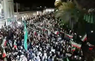 اهالی روستای دشتغران امشب در میدان امام خمینی (ره) طبس گل کاشتند