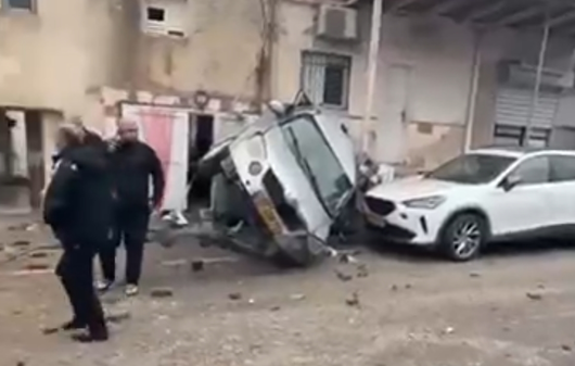 سانسور بازهم جواب نداد؛ قدرت موج انفجار موشک‌های بارشی ایرانی/ پرت شدن چندین خودرو براثر اصابت موج انفجار