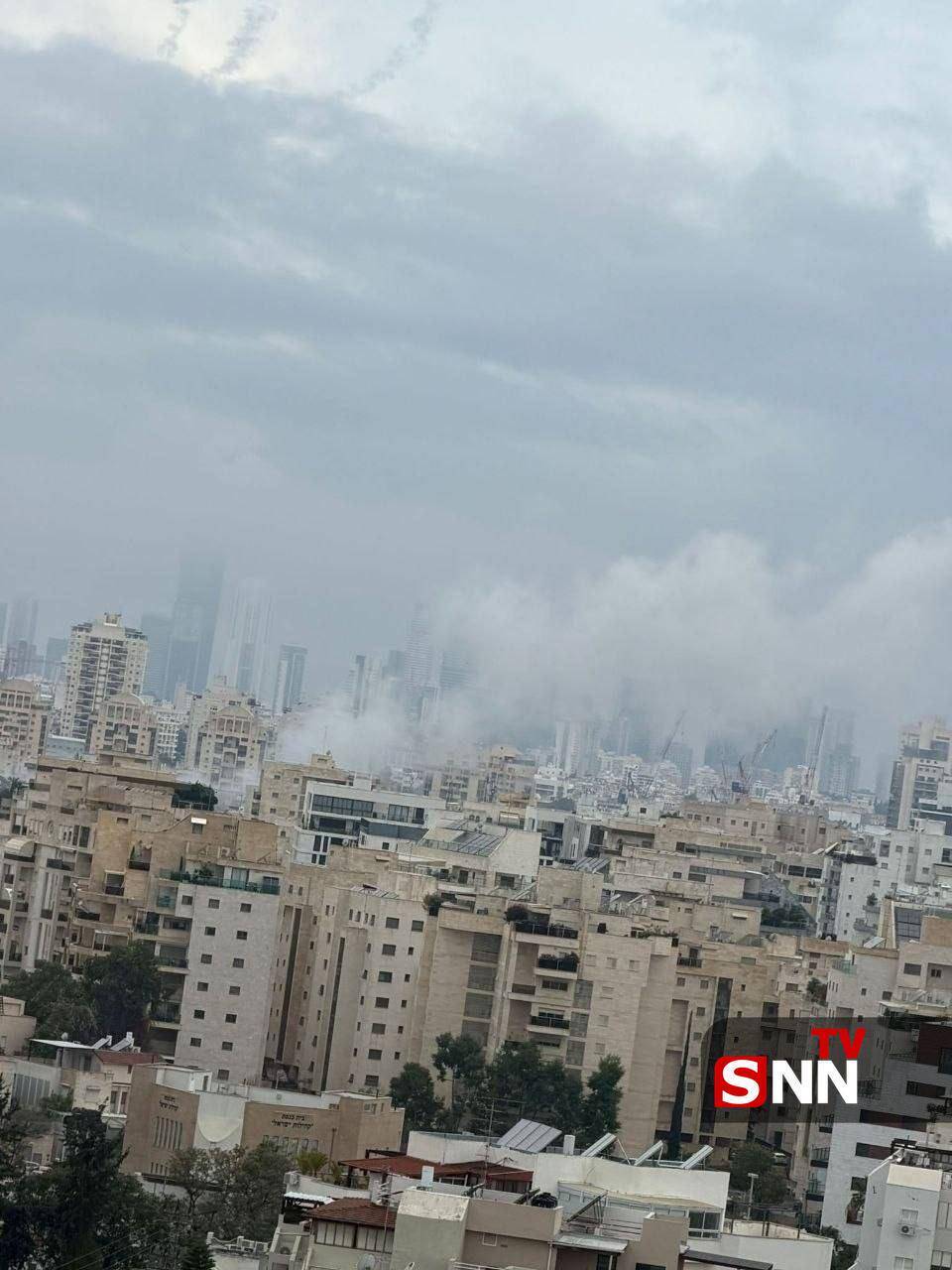 اولین تصویر از محل برخورد موشک ایرانی به ساختمانی در تل آویو اولین تصویر از محل برخورد موشک ایرانی به ساختمانی در تل آویو