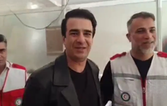 حضور یوسف تیموری بازیگر سینما و تلویزیونی در جمع امدادگران هلال‌احمر