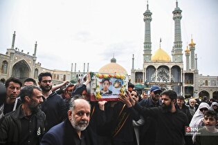 تشییع پیکر دانش‌آموز شهید محمد‌حسین دهقان آخرین بازمانده خانواده سردار شهید اسماعیل دهقان