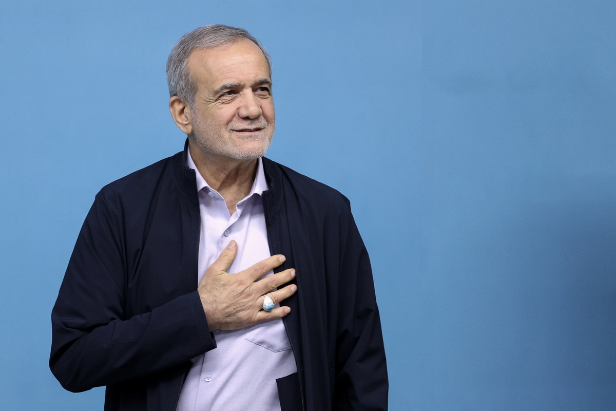 بازدید پزشکیان از زنجیره تأمین کالا‌های اساسی / تجلیل از مجاهدت خاموش فعالان سنگر اقتصاد و معیشت در شرایط ویژه کشور