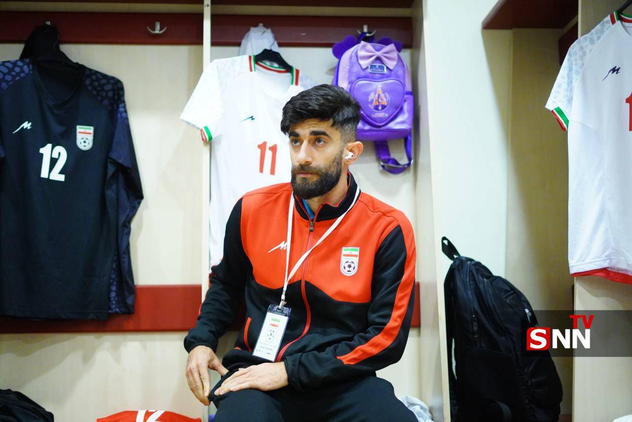 حضور بازیکنان تیم ملی با کوله پشتی به یاد شهدای مدرسه میناب حضور بازیکنان تیم ملی با کوله پشتی به یاد شهدای مدرسه میناب