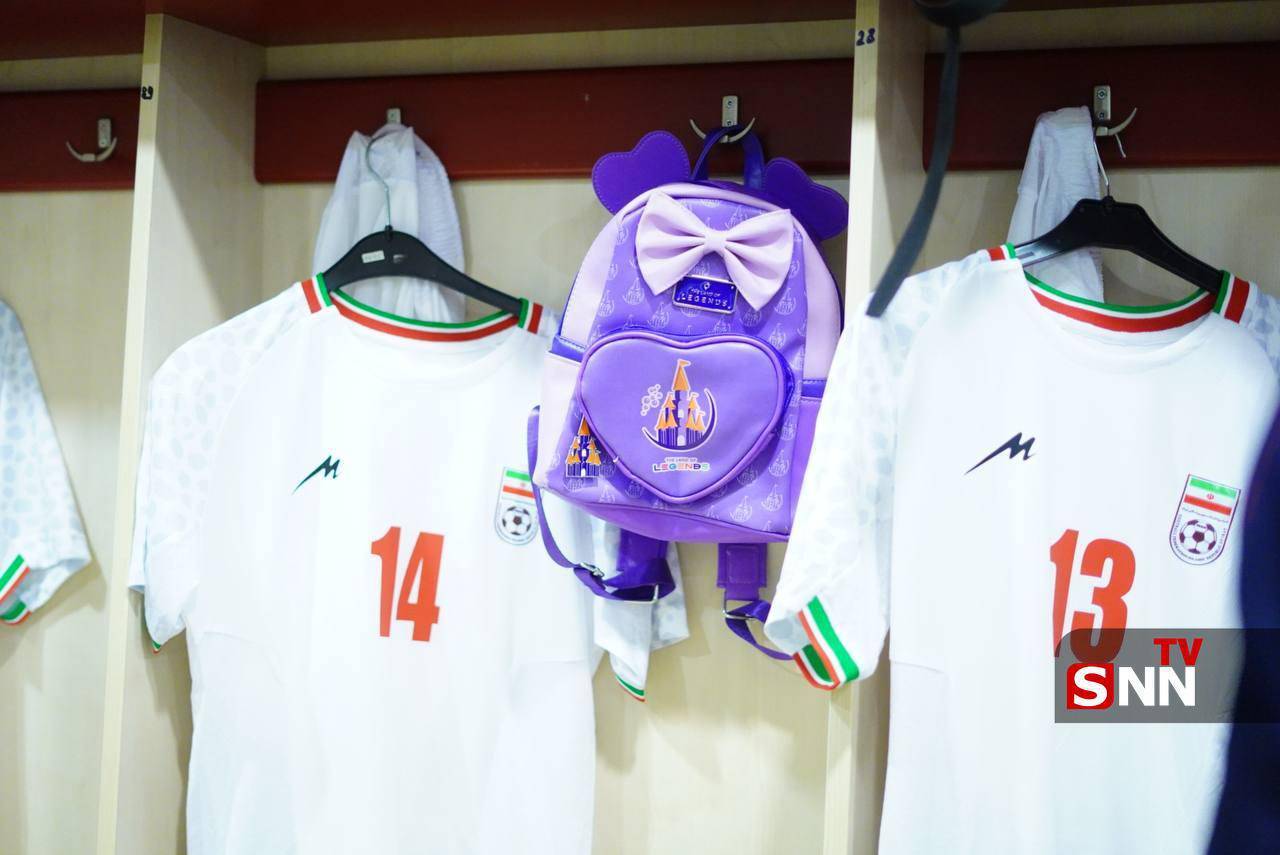 حضور بازیکنان تیم ملی با کوله پشتی به یاد شهدای مدرسه میناب حضور بازیکنان تیم ملی با کوله پشتی به یاد شهدای مدرسه میناب